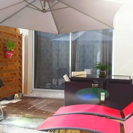 Charmant studio avec mezzanine et terrasse Saint-Aunes Esterno foto