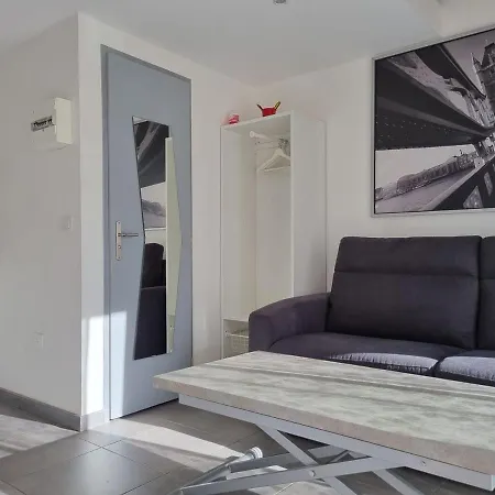 Charmant studio avec mezzanine et terrasse Saint-Aunes Esterno foto