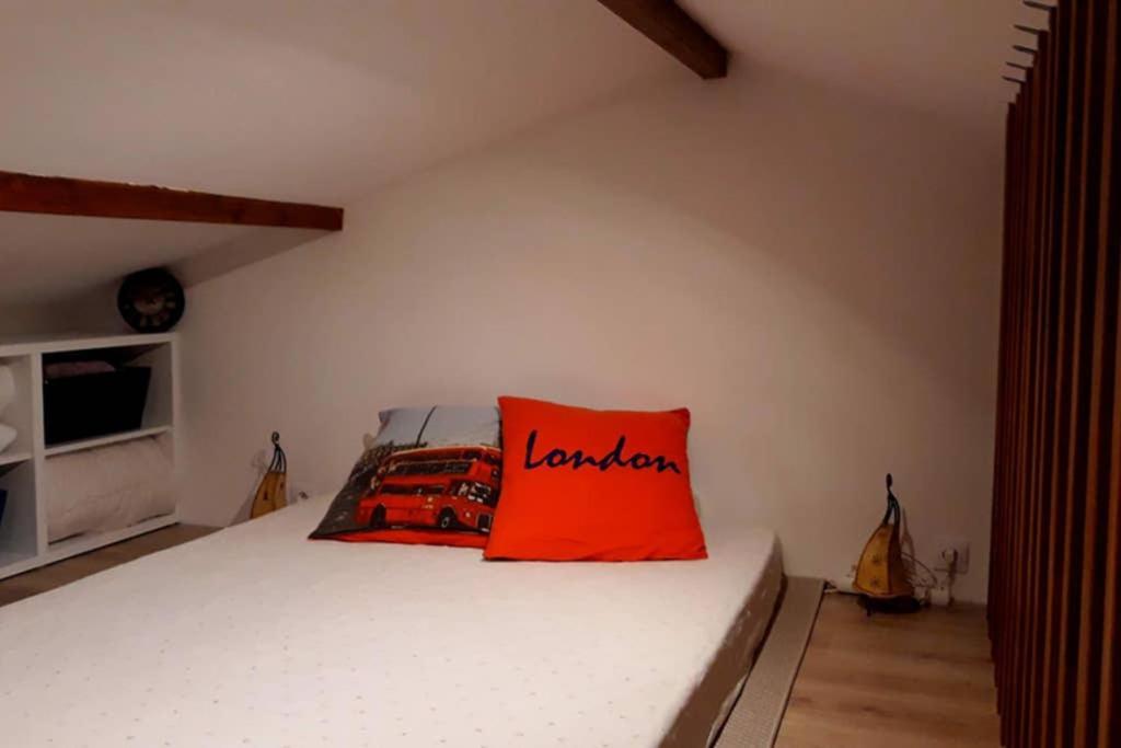 Appartamento Avec Mezzanine Et Terrasse